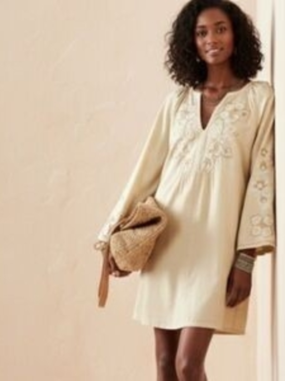 Banana Republic Cream Embroidered Long-Sleeve Shift Dress